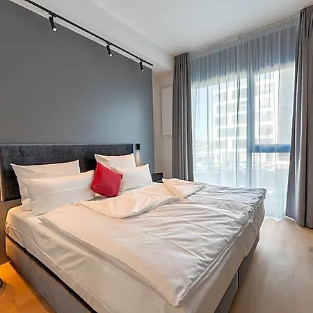 Hotell Frames Gmbh 4*